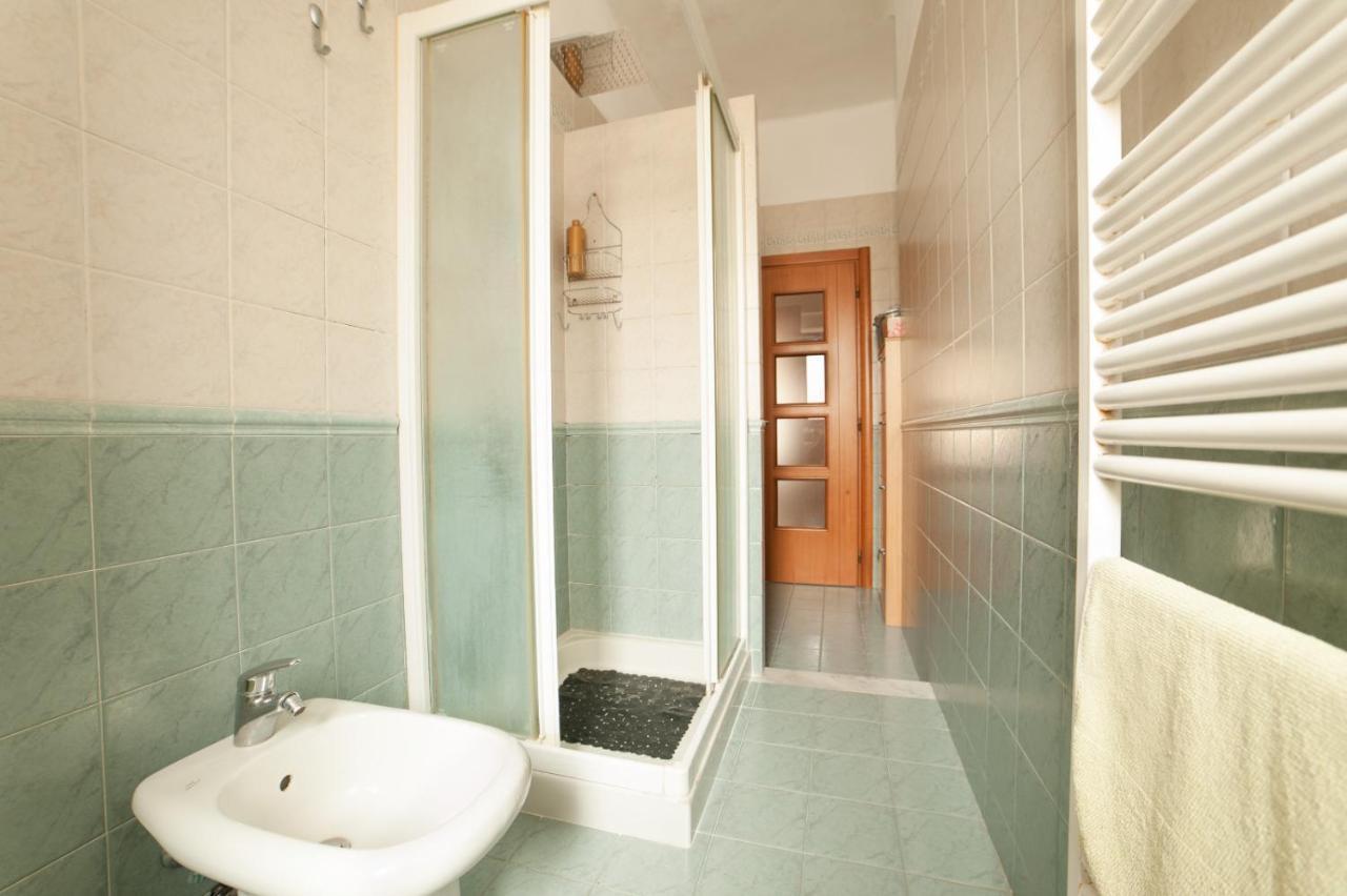 Cozy Room Stanza Close City Center In A Family House Stanza In Appartamento Condiviso Noi Viviamo In Casa Stanza In Affitto Turin Exterior photo