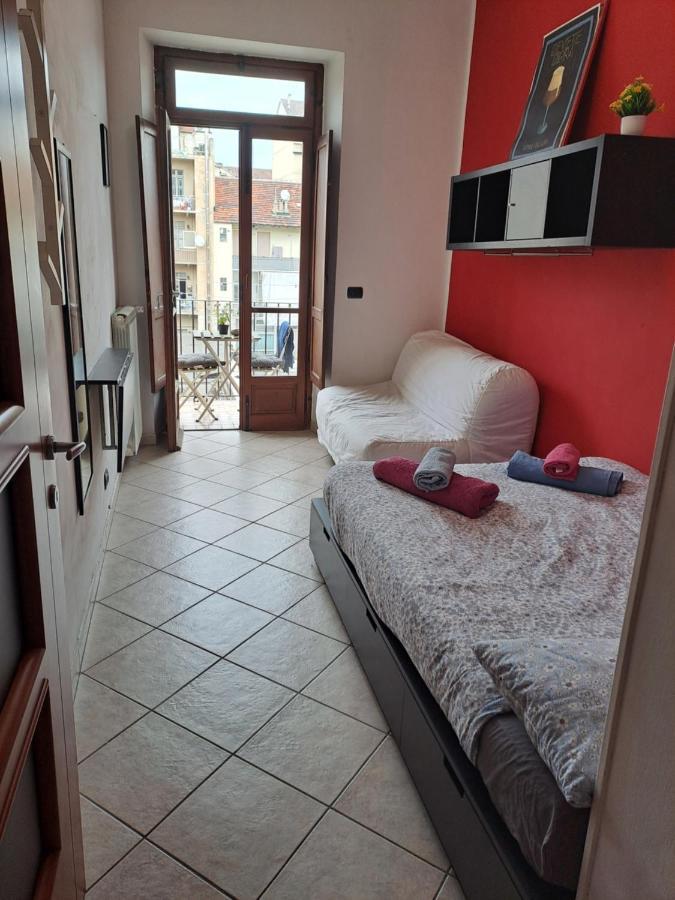 Cozy Room Stanza Close City Center In A Family House Stanza In Appartamento Condiviso Noi Viviamo In Casa Stanza In Affitto Turin Exterior photo